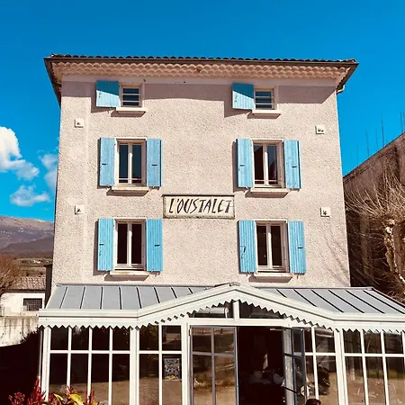Hostel Oustal De *