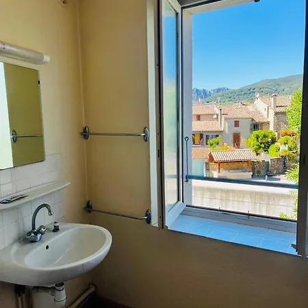 Hostel Oustal De Bourdeaux